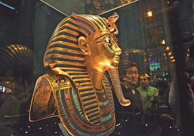 القناع الذهبي لتوت عنخ آمون